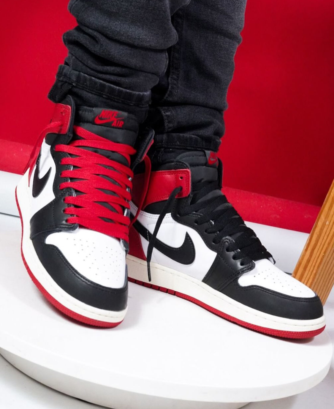 Air Jordan 1 Retro “Black Toe”