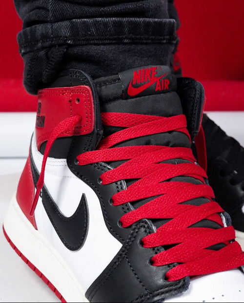 Air Jordan 1 Retro “Black Toe”