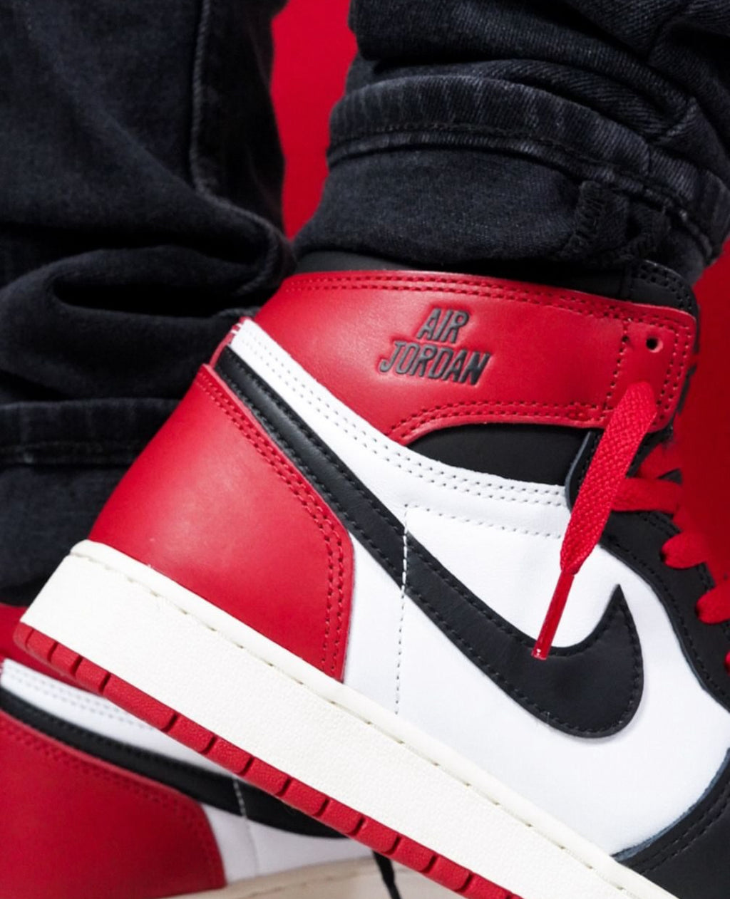 Air Jordan 1 Retro “Black Toe”