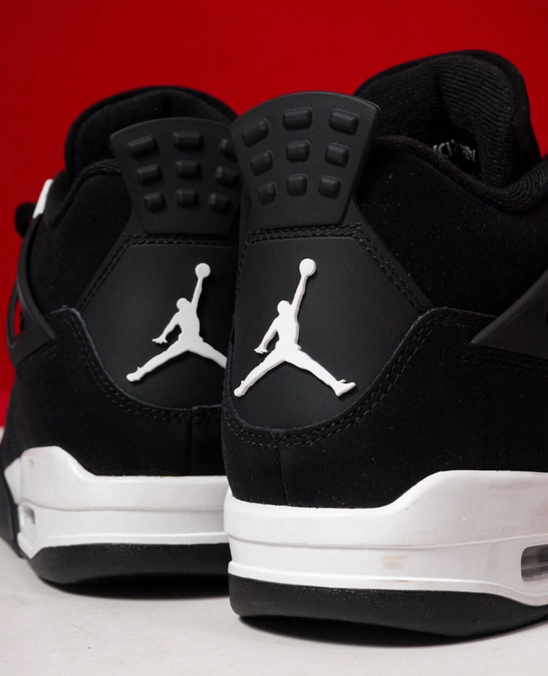 Air Jordan 4 “White Thunder”